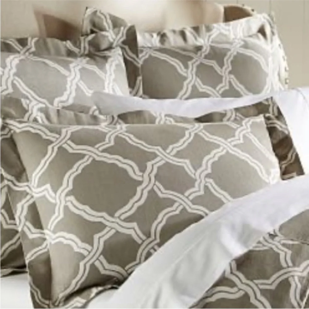 2 x Pottery‎ Barn Kendra Trellis Linen Cotton Standard Pillow Covers Shams